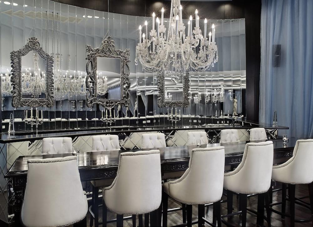 Sun City Hotel - The Gabriel Kairo Exterior foto The bar at the SLS Las Vegas