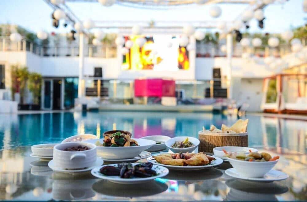 Sun City Hotel - The Gabriel Kairo Exterior foto A selection of tapas