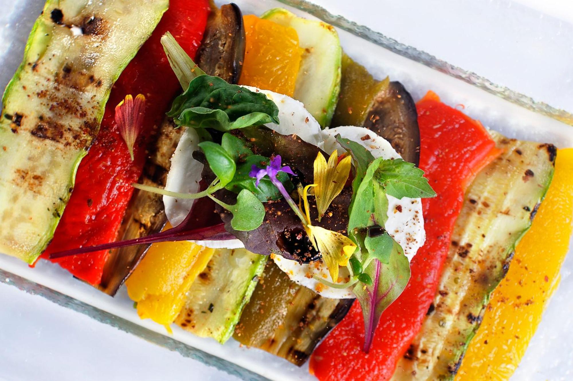 Sun City Hotel - The Gabriel Kairo Exterior foto A grilled vegetable salad