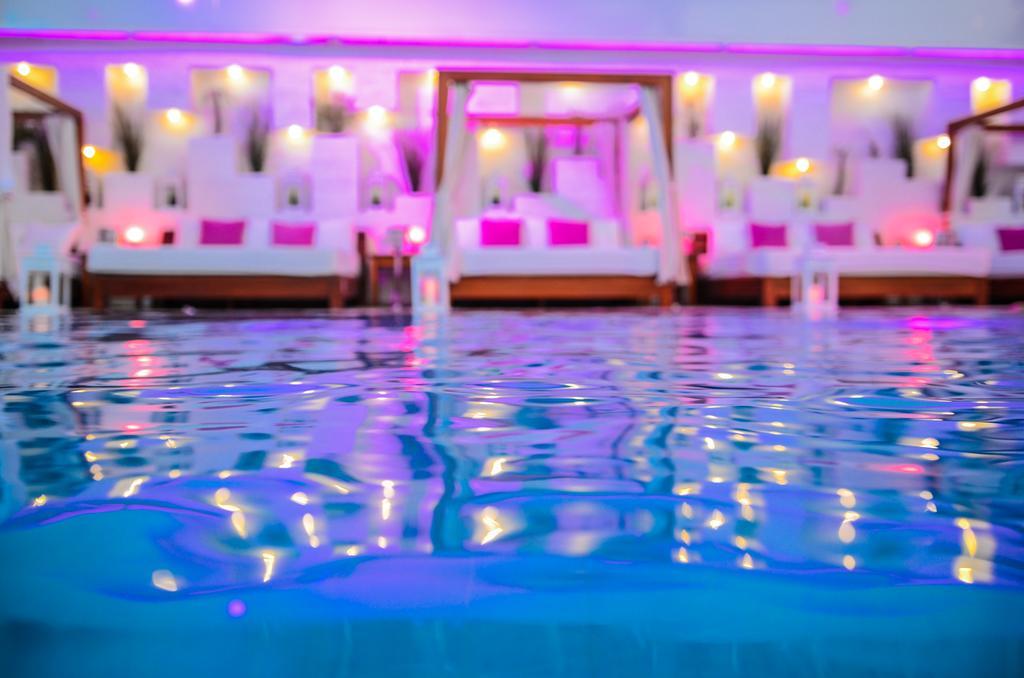 Sun City Hotel - The Gabriel Kairo Exterior foto The pool at the hotel