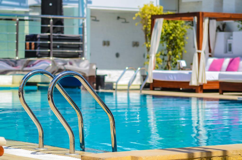 Sun City Hotel - The Gabriel Kairo Exterior foto The pool at the hotel