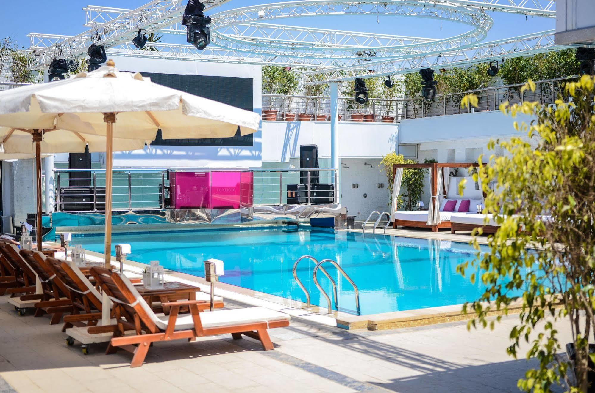 Sun City Hotel - The Gabriel Kairo Exterior foto The pool at the nightclub